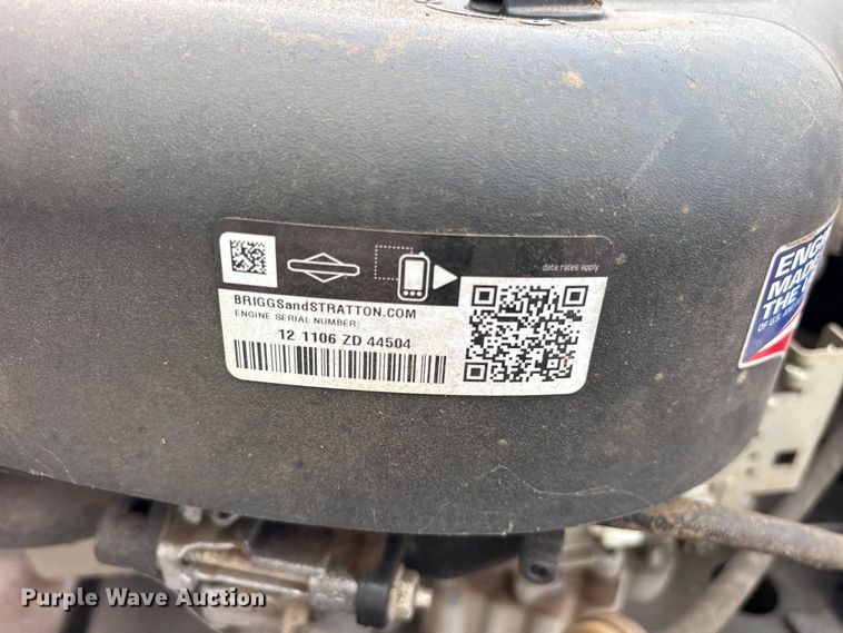 image for item ET0018 2012 Craftsman LT2000 lawn mower