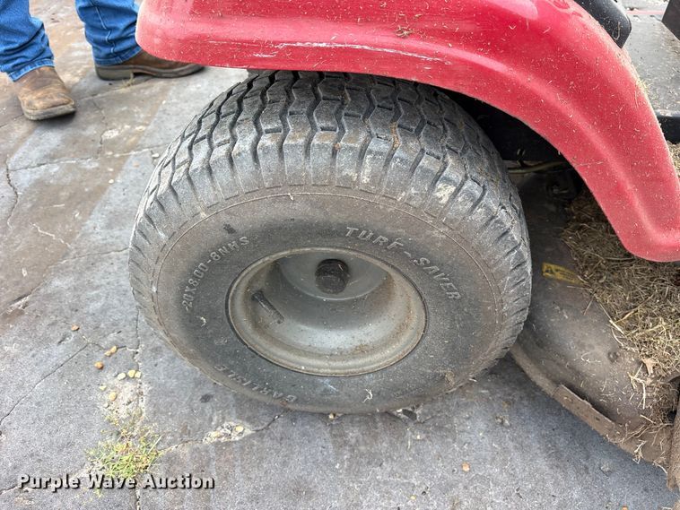 image for item ET0018 2012 Craftsman LT2000 lawn mower