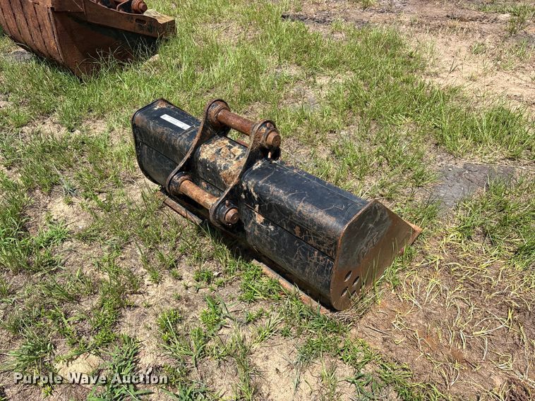 image for item ET0019 Caterpillar excavator bucket
