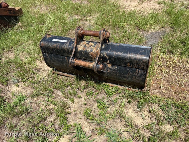 image for item ET0019 Caterpillar excavator bucket