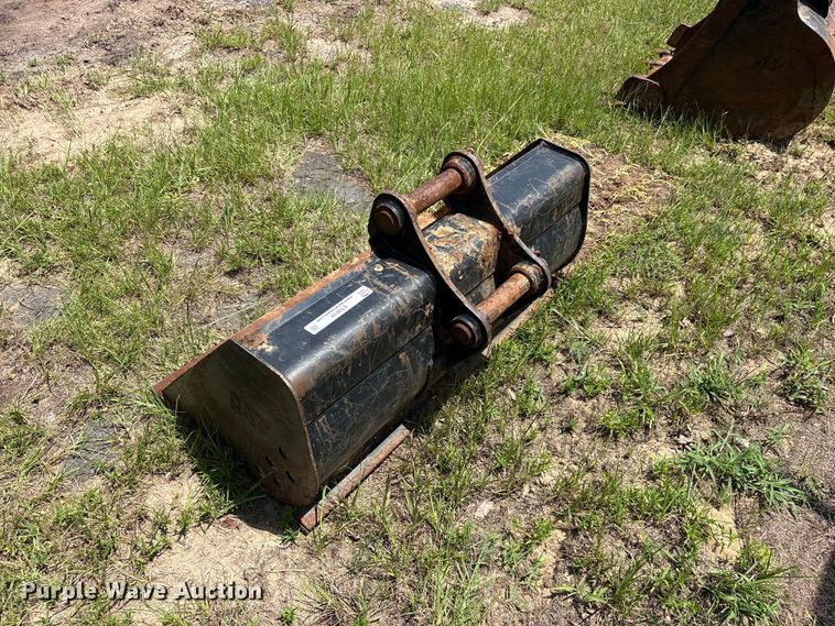 image for item ET0019 Caterpillar excavator bucket