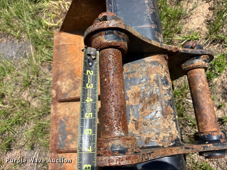 image for item ET0019 Caterpillar excavator bucket