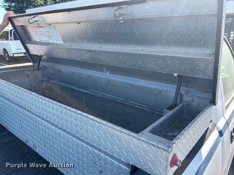 image for item ET0557 2006 Chevrolet Silverado 1500 pickup truck