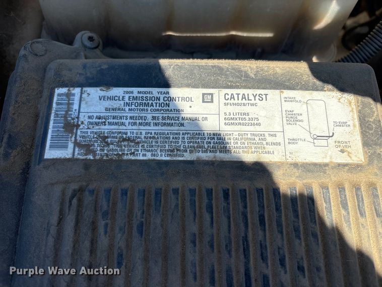 image for item ET0557 2006 Chevrolet Silverado 1500 pickup truck