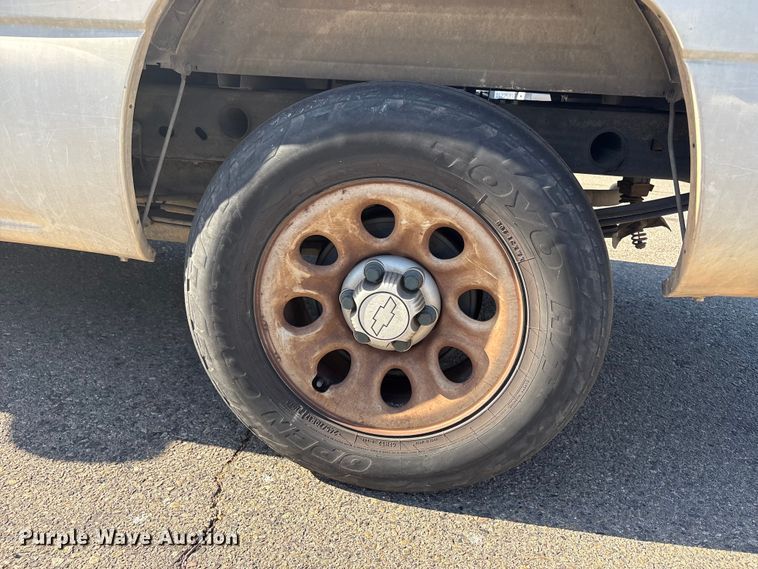 image for item ET0557 2006 Chevrolet Silverado 1500 pickup truck