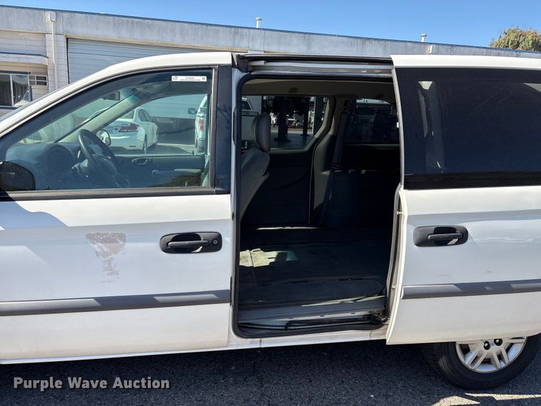 image for item ET0561 2007 Dodge Grand Caravan SUV