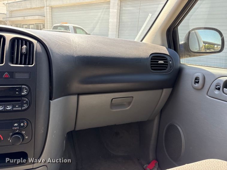 image for item ET0566 2007 Dodge Grand Caravan van