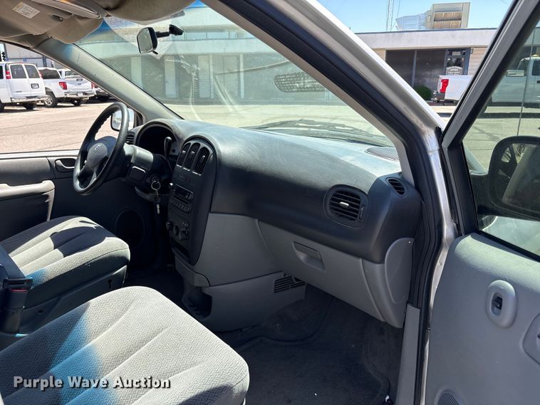 image for item ET0566 2007 Dodge Grand Caravan van