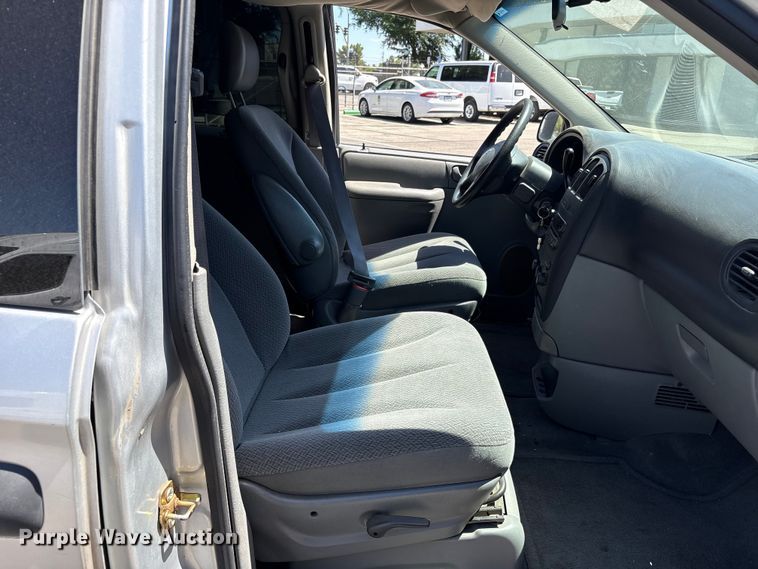 image for item ET0566 2007 Dodge Grand Caravan van