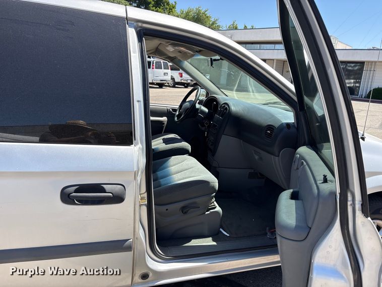 image for item ET0566 2007 Dodge Grand Caravan van