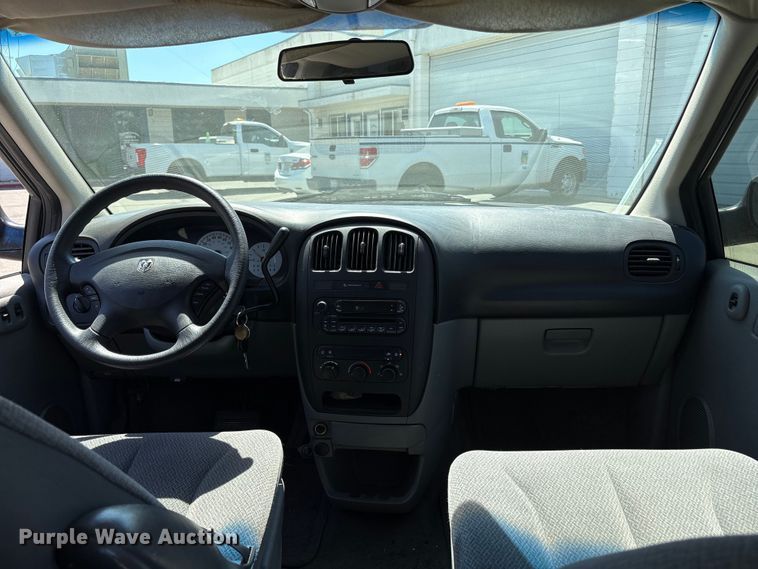 image for item ET0566 2007 Dodge Grand Caravan van