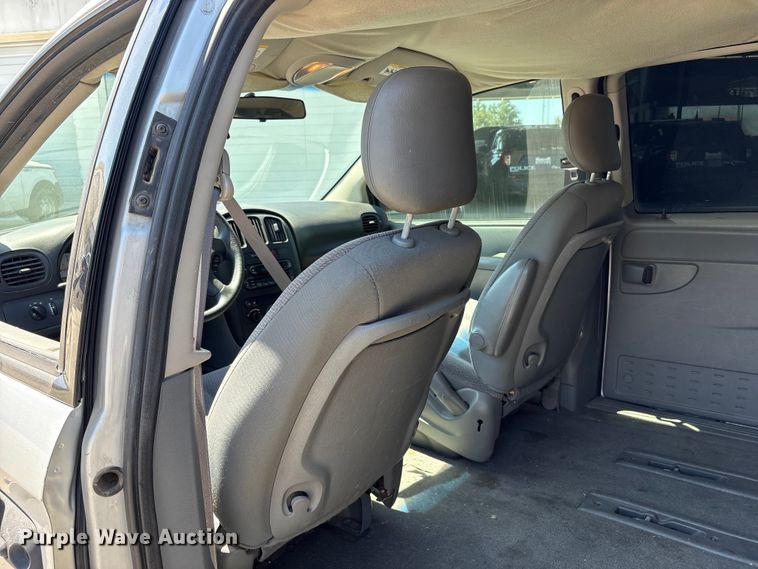 image for item ET0566 2007 Dodge Grand Caravan van