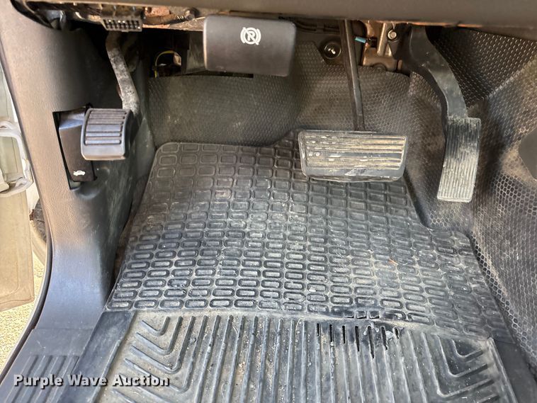 image for item ET0568 2007 Chevrolet Silverado 1500 pickup truck