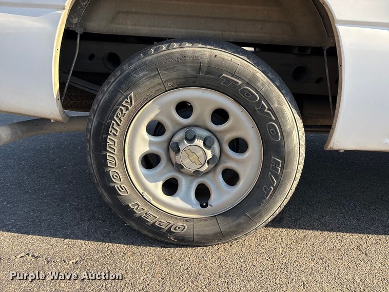 image for item ET0568 2007 Chevrolet Silverado 1500 pickup truck