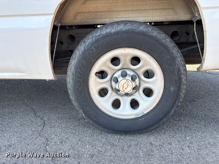 image for item ET0568 2007 Chevrolet Silverado 1500 pickup truck