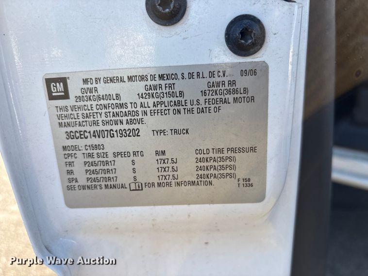 image for item ET0568 2007 Chevrolet Silverado 1500 pickup truck