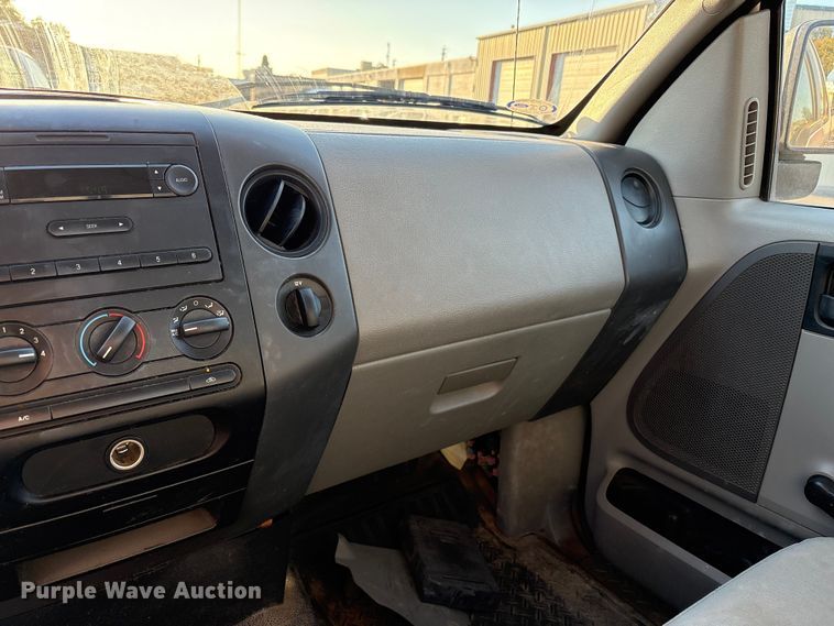 image for item ET0570 2008 Ford F150 pickup truck