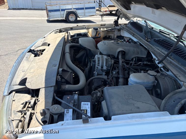 image for item ET0571 2006 Chevrolet Silverado 1500 pickup truck
