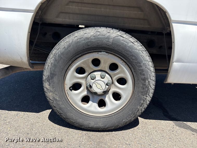 image for item ET0571 2006 Chevrolet Silverado 1500 pickup truck