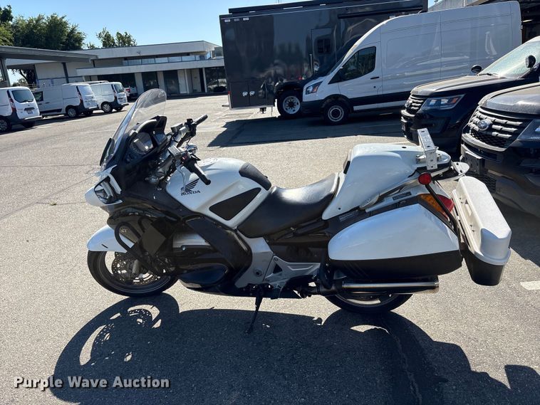 image for item ET0572 2014 Honda ST1300 motorcycle