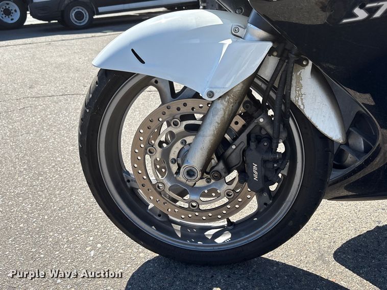 image for item ET0572 2014 Honda ST1300 motorcycle