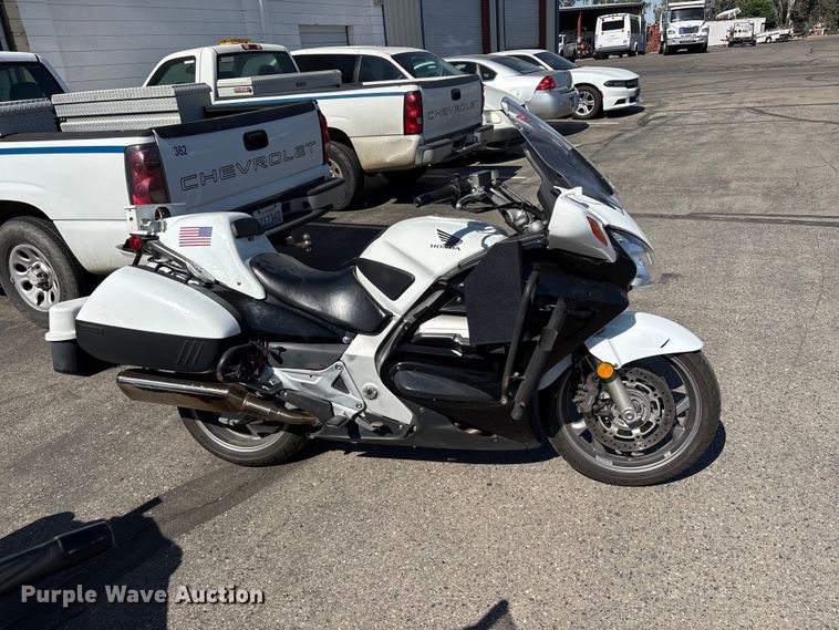 image for item ET0573 2014 Honda ST1300 motorcycle