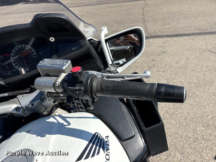 image for item ET0573 2014 Honda ST1300 motorcycle