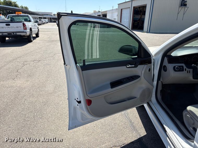 image for item ET0574 2016 Chevrolet Impala Limited Passenger vehicle