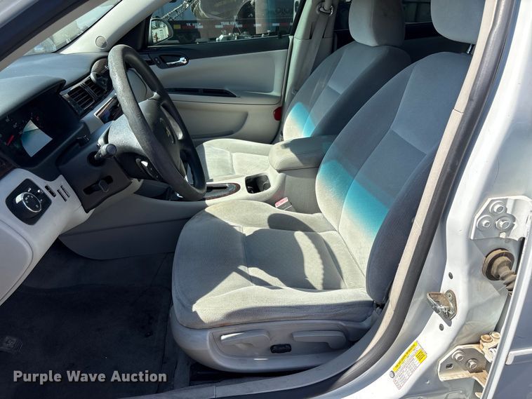 image for item ET0574 2016 Chevrolet Impala Limited Passenger vehicle