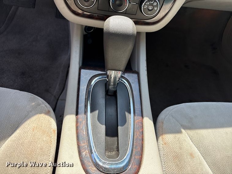image for item ET0574 2016 Chevrolet Impala Limited Passenger vehicle