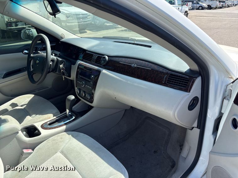 image for item ET0574 2016 Chevrolet Impala Limited Passenger vehicle