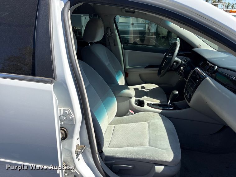 image for item ET0574 2016 Chevrolet Impala Limited Passenger vehicle