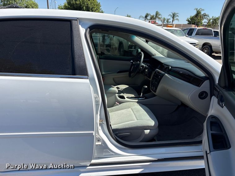 image for item ET0574 2016 Chevrolet Impala Limited Passenger vehicle