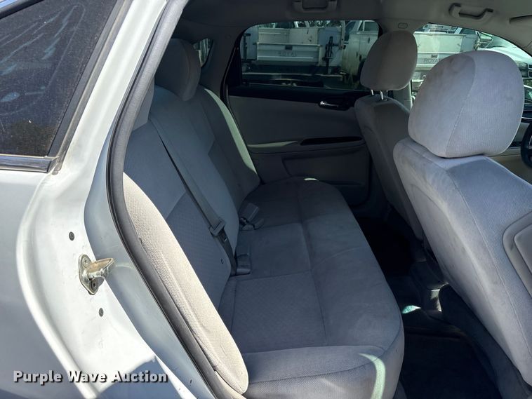image for item ET0574 2016 Chevrolet Impala Limited Passenger vehicle