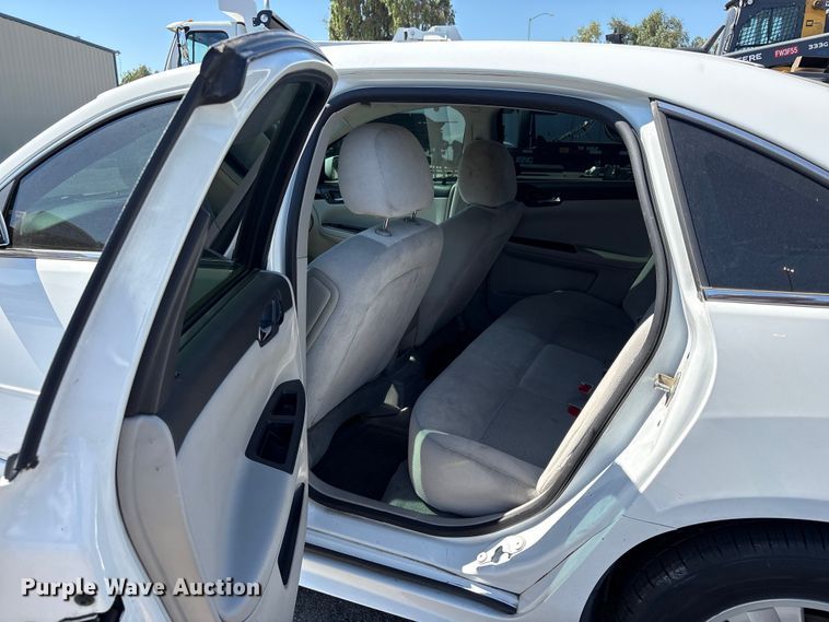 image for item ET0574 2016 Chevrolet Impala Limited Passenger vehicle