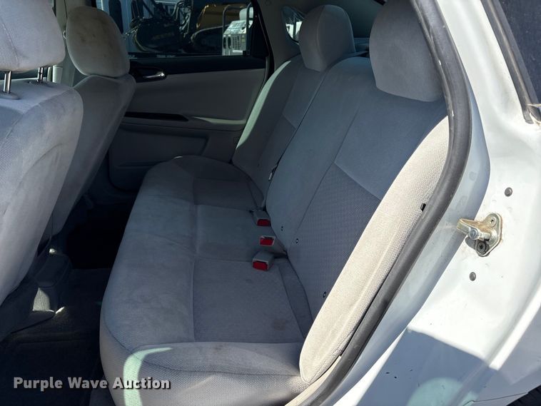 image for item ET0574 2016 Chevrolet Impala Limited Passenger vehicle