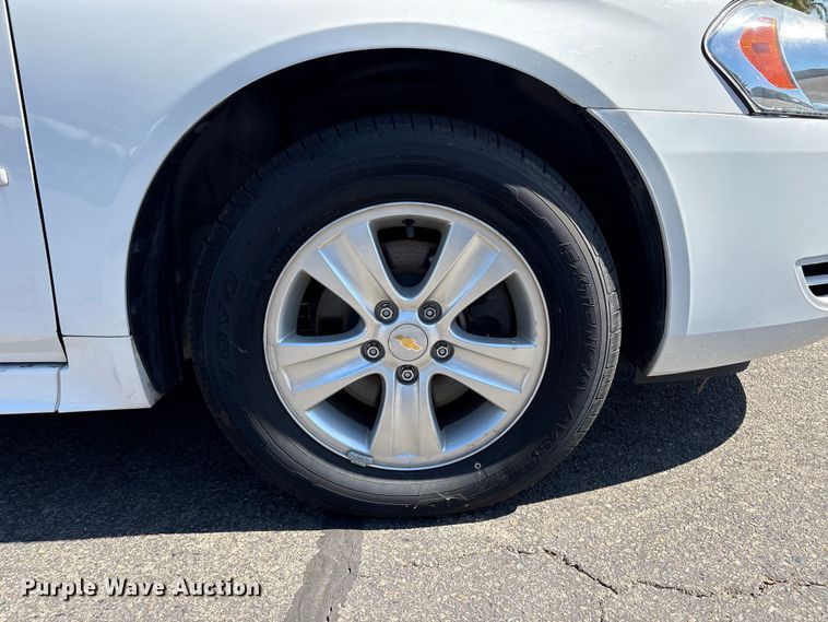 image for item ET0574 2016 Chevrolet Impala Limited Passenger vehicle