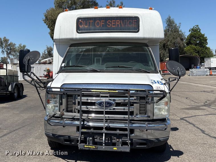 image for item ET0575 2012 Ford E450 shuttle bus