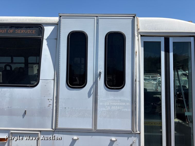 image for item ET0575 2012 Ford E450 shuttle bus