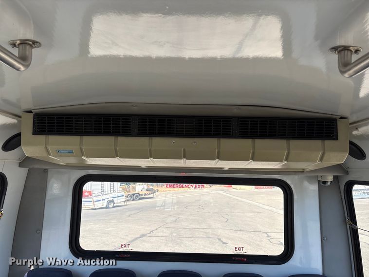 image for item ET0575 2012 Ford E450 shuttle bus