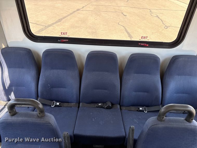 image for item ET0575 2012 Ford E450 shuttle bus