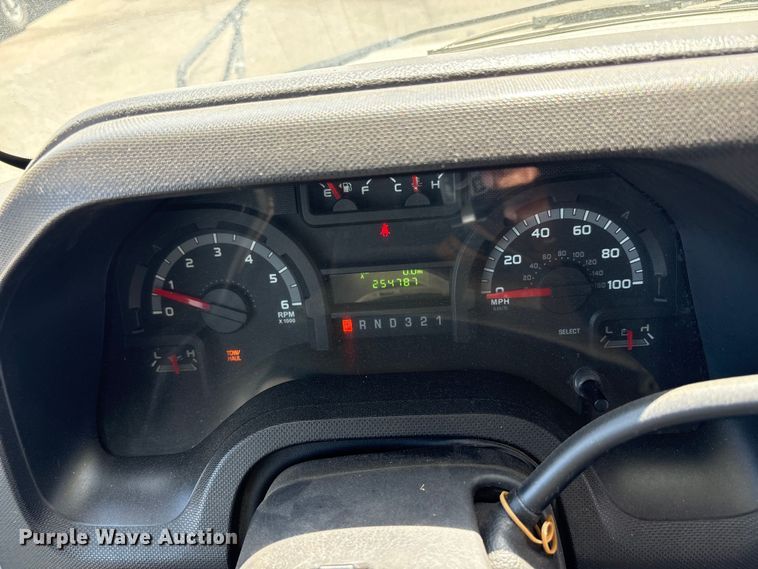 image for item ET0575 2012 Ford E450 shuttle bus