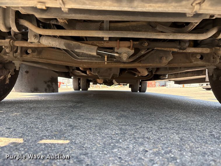image for item ET0575 2012 Ford E450 shuttle bus