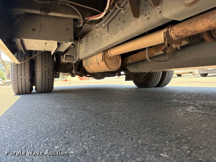 image for item ET0575 2012 Ford E450 shuttle bus