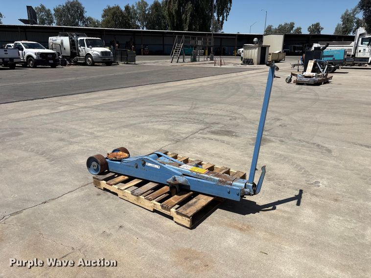 image for item ET0579 SPX 5008 floor jack