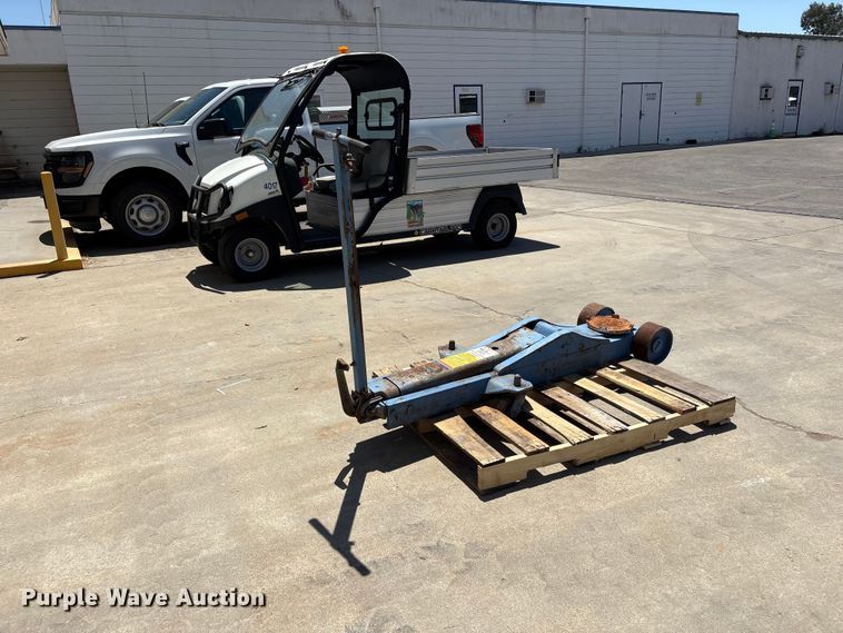 image for item ET0579 SPX 5008 floor jack