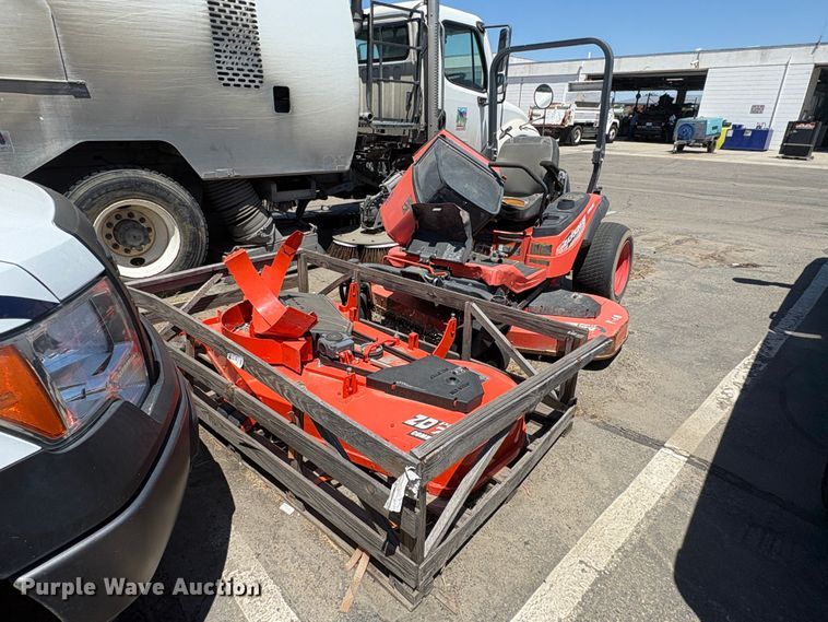 image for item ET0580 Kubota ZD326H ZTR lawn mower