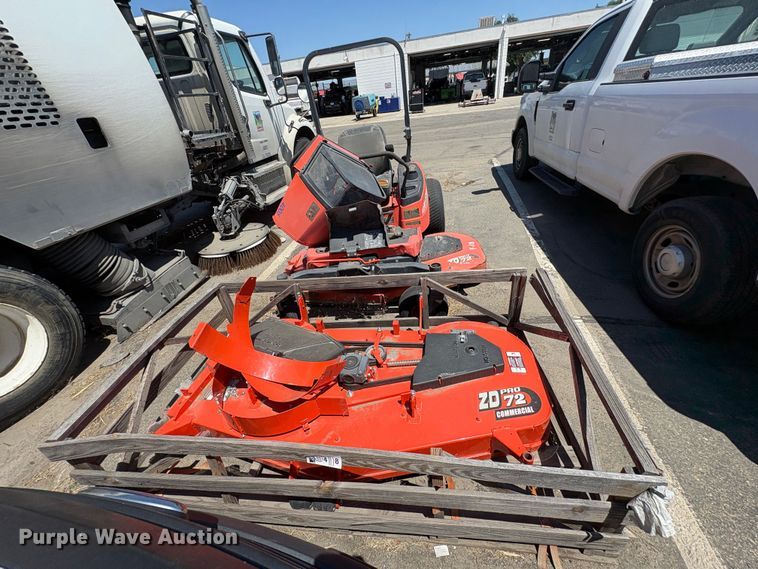 image for item ET0580 Kubota ZD326H ZTR lawn mower