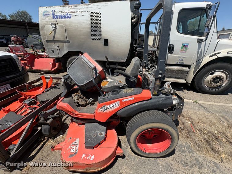 image for item ET0580 Kubota ZD326H ZTR lawn mower
