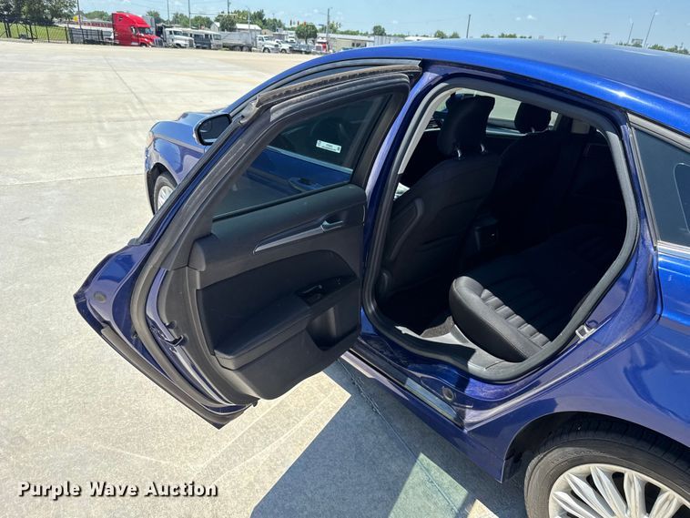 image for item ET6323 2014 Ford Fusion 